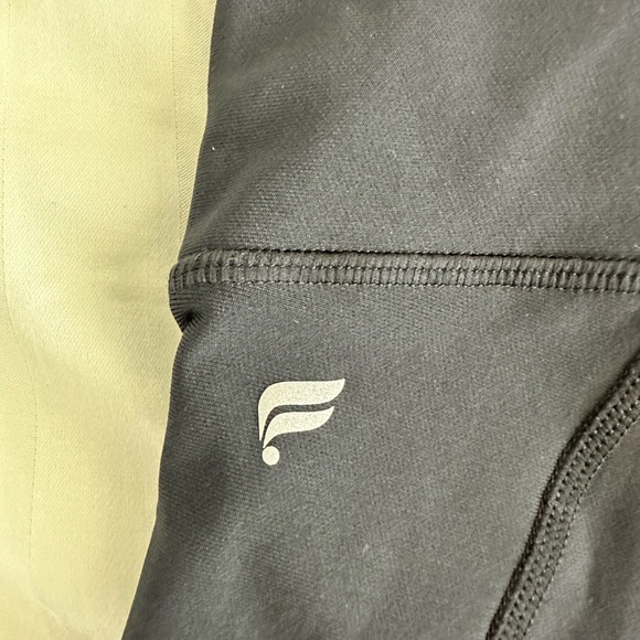 Fabletics Black Cold Weather Leggings - Picture 3 of 3